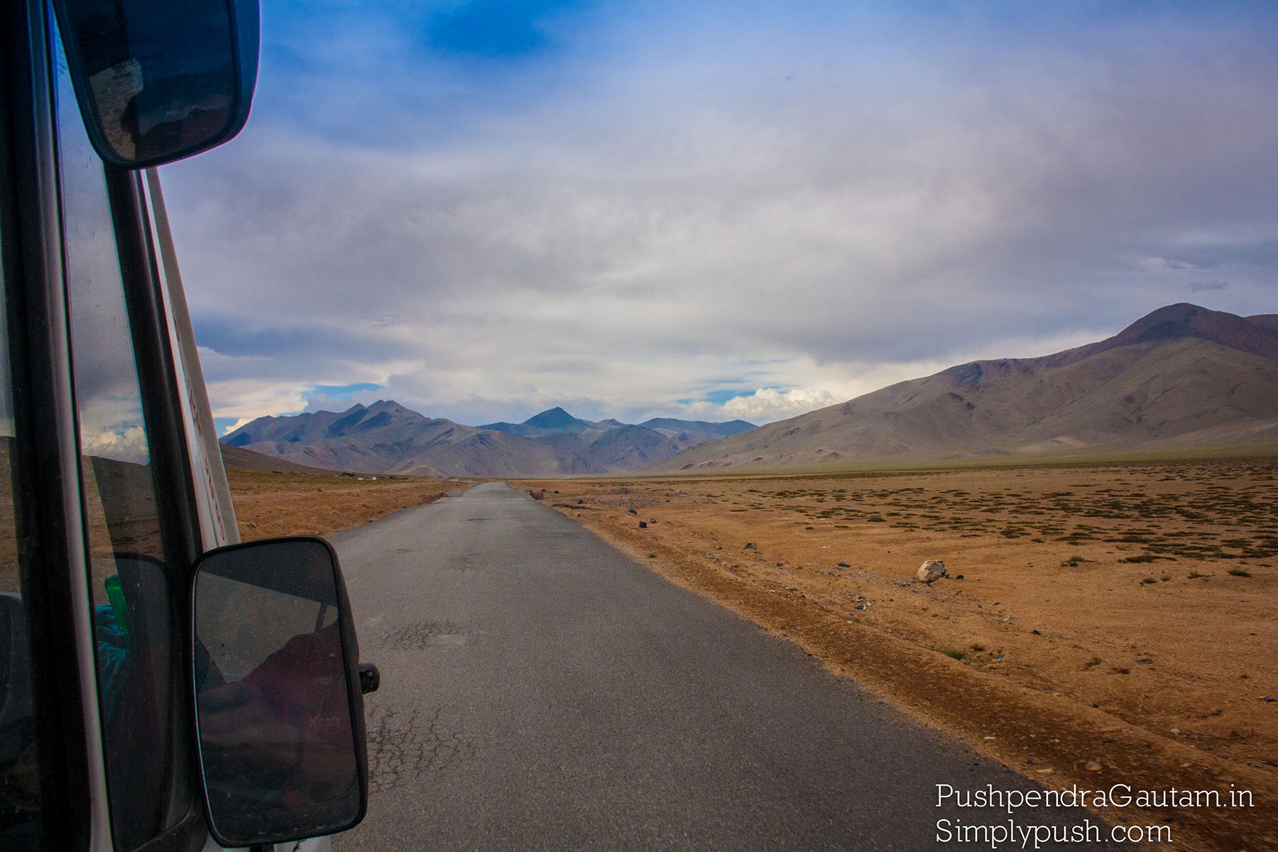 Leh-manali-road-trip-pics-manali-leh-route-plan-how-to-plan-a-trip-to-leh-manali-highway-on-bike-pushpendragautam-pics-event-photographer-india